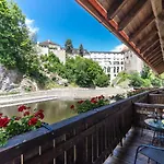 Hotel Garni Castle Bridge