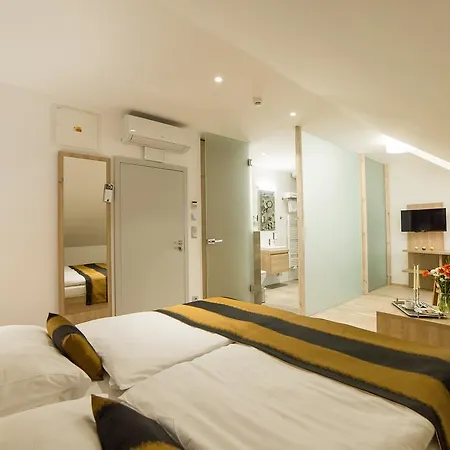 ガルニ キャッスル ブリッジ