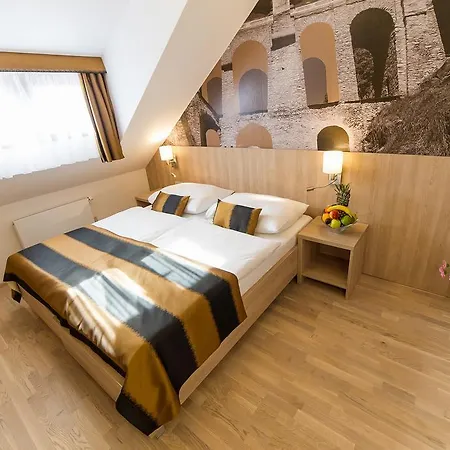 Garni Castle Bridge 4* Cesky Krumlov