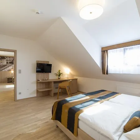 ガルニ キャッスル ブリッジ 4*