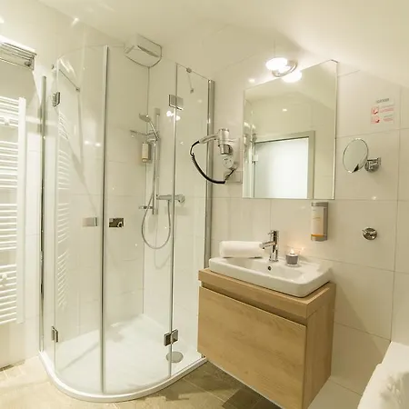 ガルニ キャッスル ブリッジ ホテル チェスキー クルムロフ