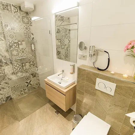 ガルニ キャッスル ブリッジ 4* チェスキー クルムロフ