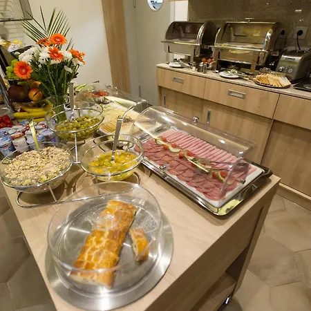 Hotel Garni Castle Bridge