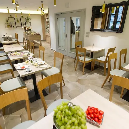 ホテル ガルニ キャッスル ブリッジ