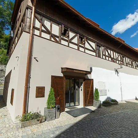 Garni Castle Bridge Hotel