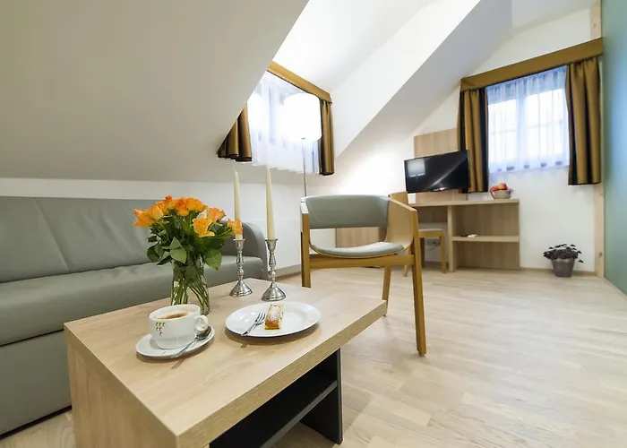 Garni Castle Bridge Hotel 4*