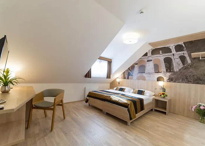 Garni Castle Bridge 4*