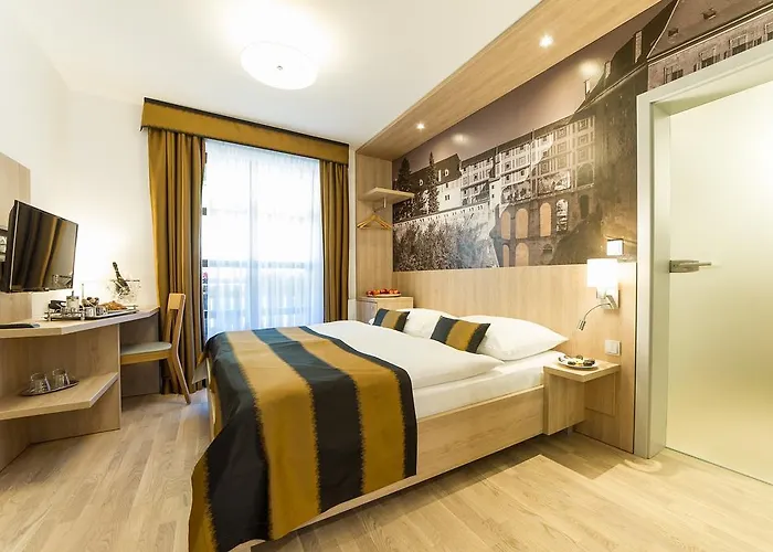 Hotel Garni Castle Bridge 4*