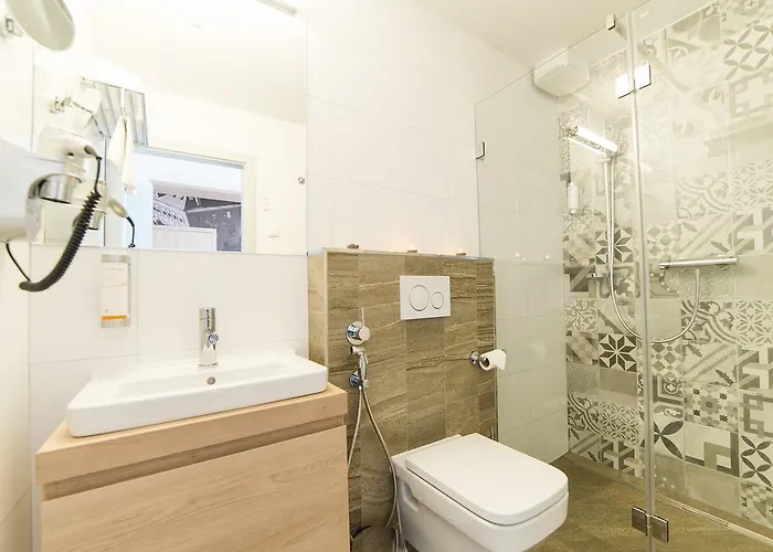 Hotel Garni Castle Bridge