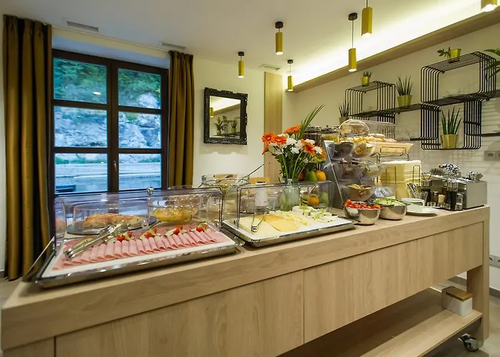 Garni Castle Bridge Hotel