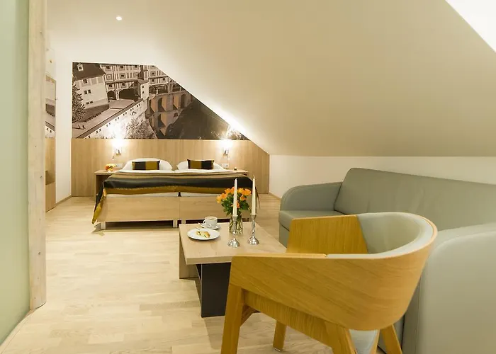 Hotel Garni Castle Bridge 4*