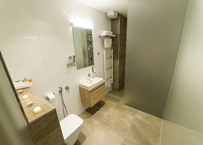 Garni Castle Bridge Český Krumlov