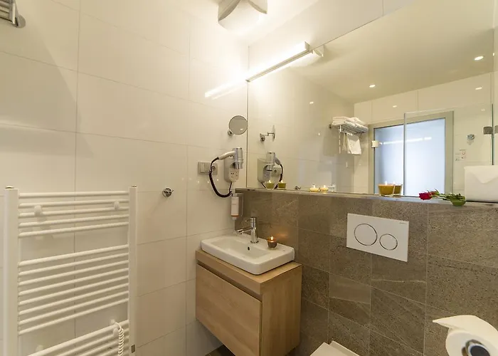 Hotel Garni Castle Bridge