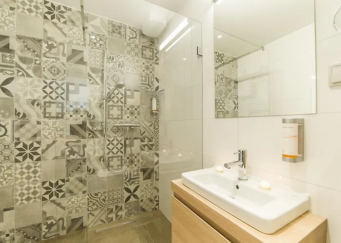 Garni Castle Bridge Český Krumlov