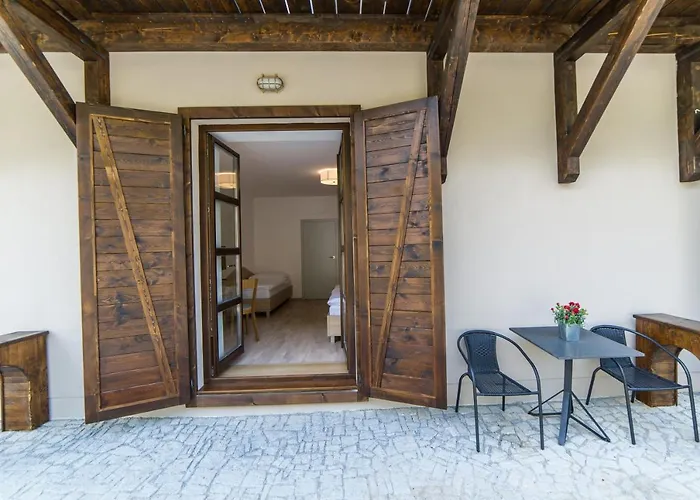 Garni Castle Bridge 4*